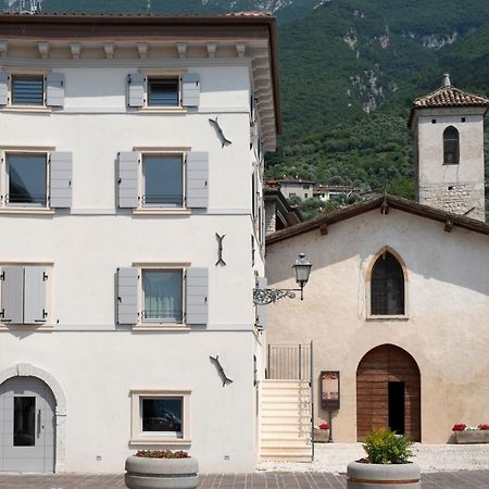 Absentia 1763 Garda Boutique Home - Lake Front Brenzone sul Garda Buitenkant foto