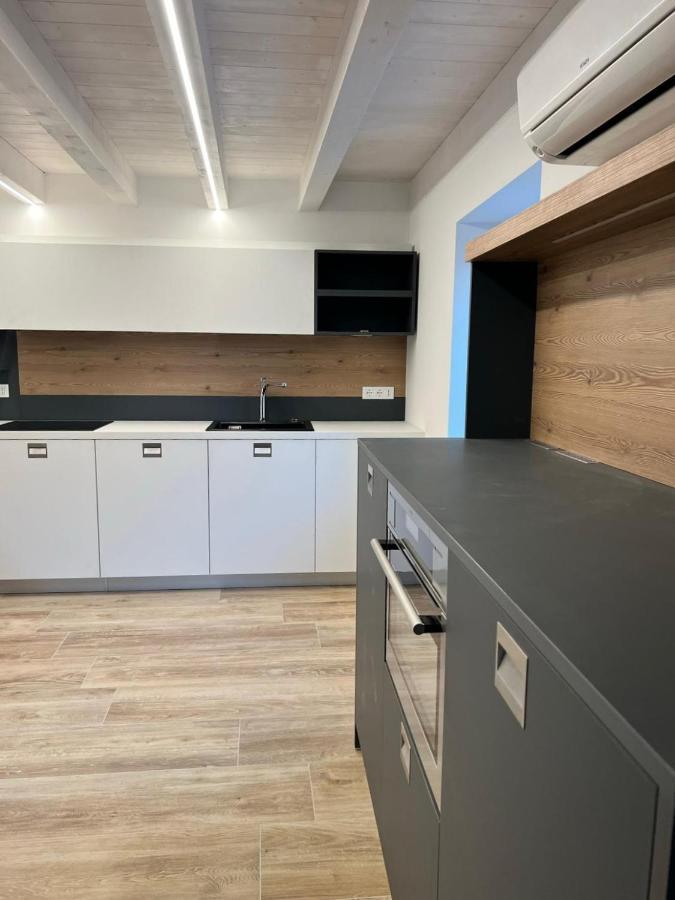 Absentia 1763 Garda Boutique Home - Lake Front Brenzone sul Garda Buitenkant foto