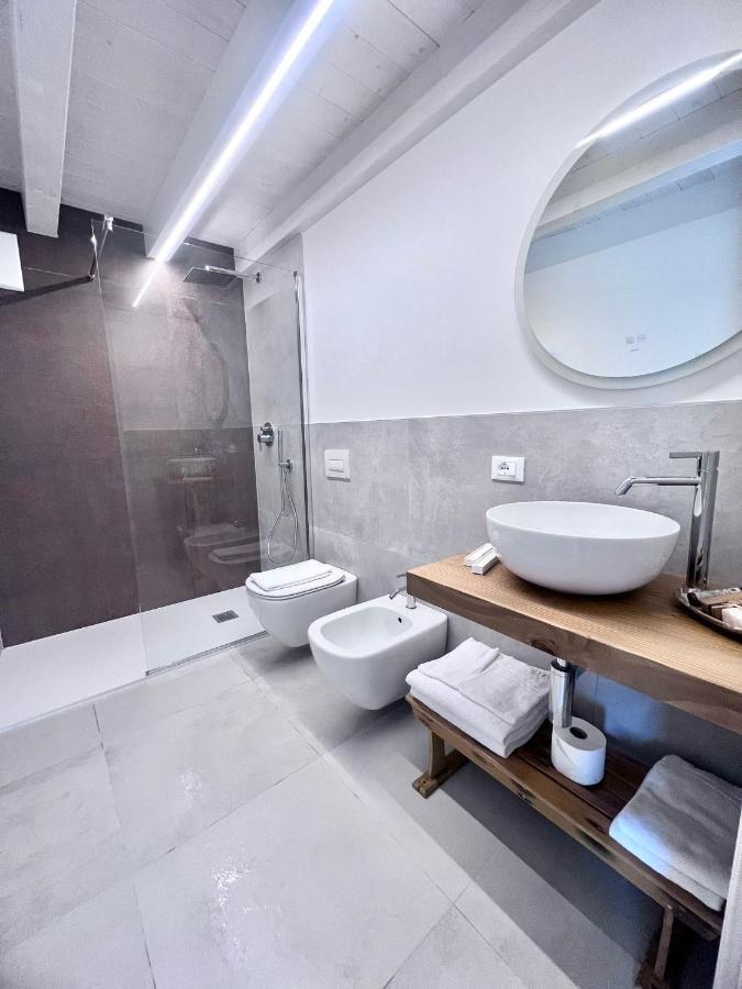 Absentia 1763 Garda Boutique Home - Lake Front Brenzone sul Garda Buitenkant foto