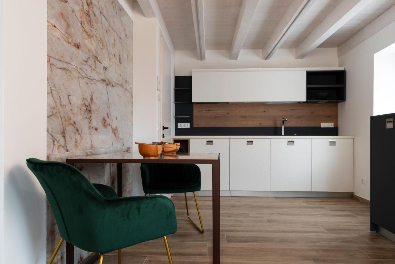Absentia 1763 Garda Boutique Home - Lake Front Brenzone sul Garda Buitenkant foto