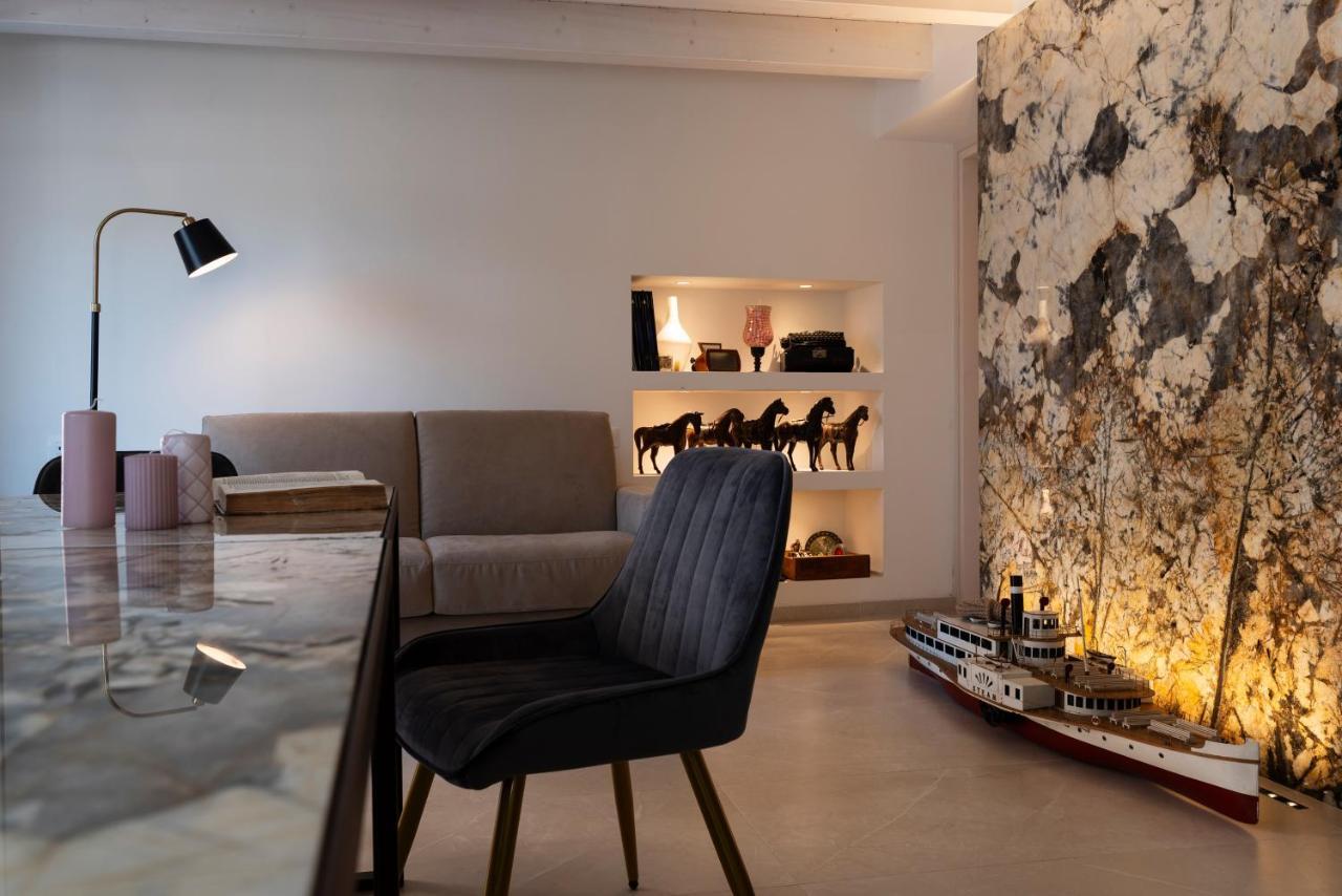 Absentia 1763 Garda Boutique Home - Lake Front Brenzone sul Garda Buitenkant foto