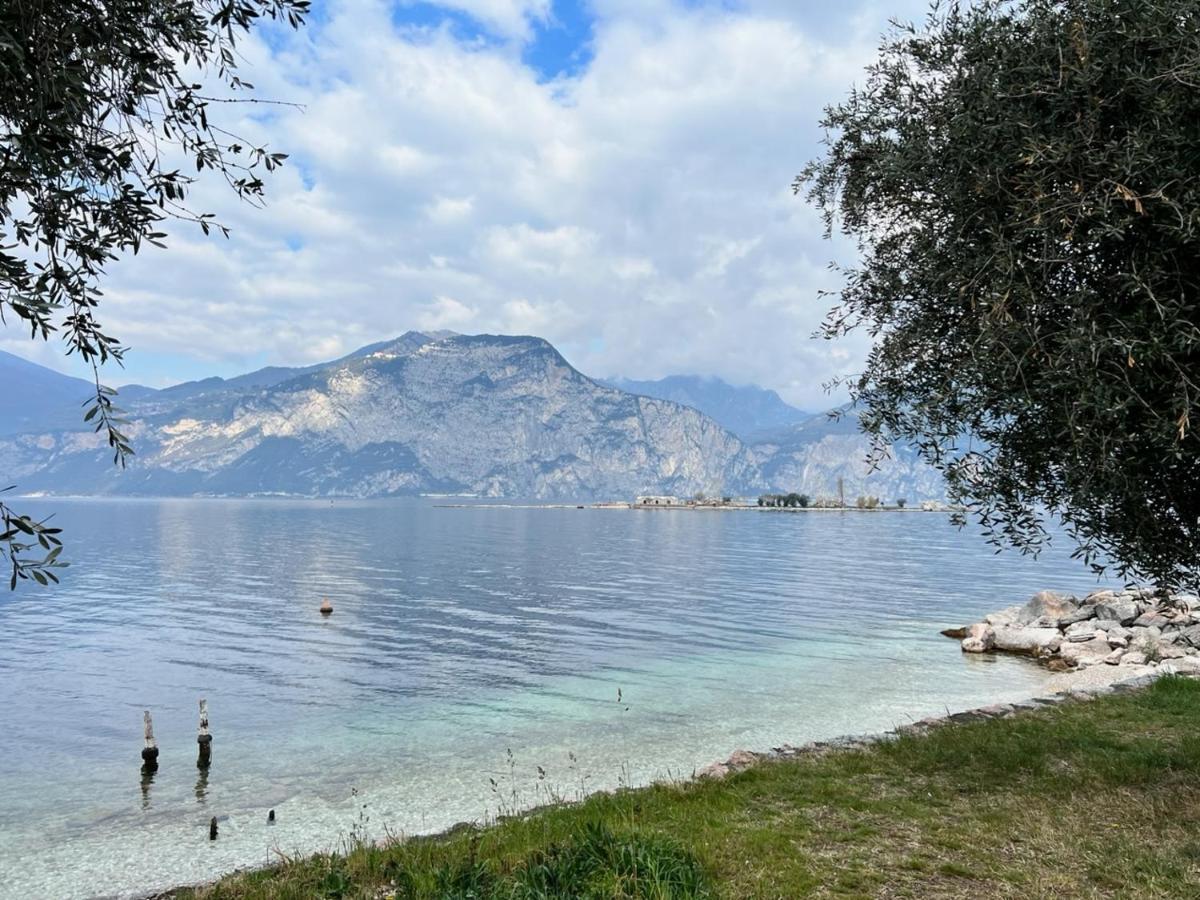Absentia 1763 Garda Boutique Home - Lake Front Brenzone sul Garda Buitenkant foto