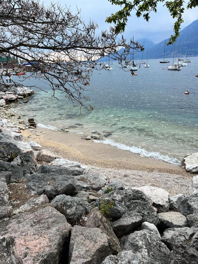 Absentia 1763 Garda Boutique Home - Lake Front Brenzone sul Garda Buitenkant foto