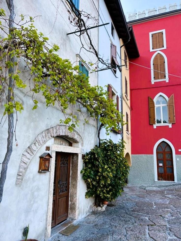 Absentia 1763 Garda Boutique Home - Lake Front Brenzone sul Garda Buitenkant foto