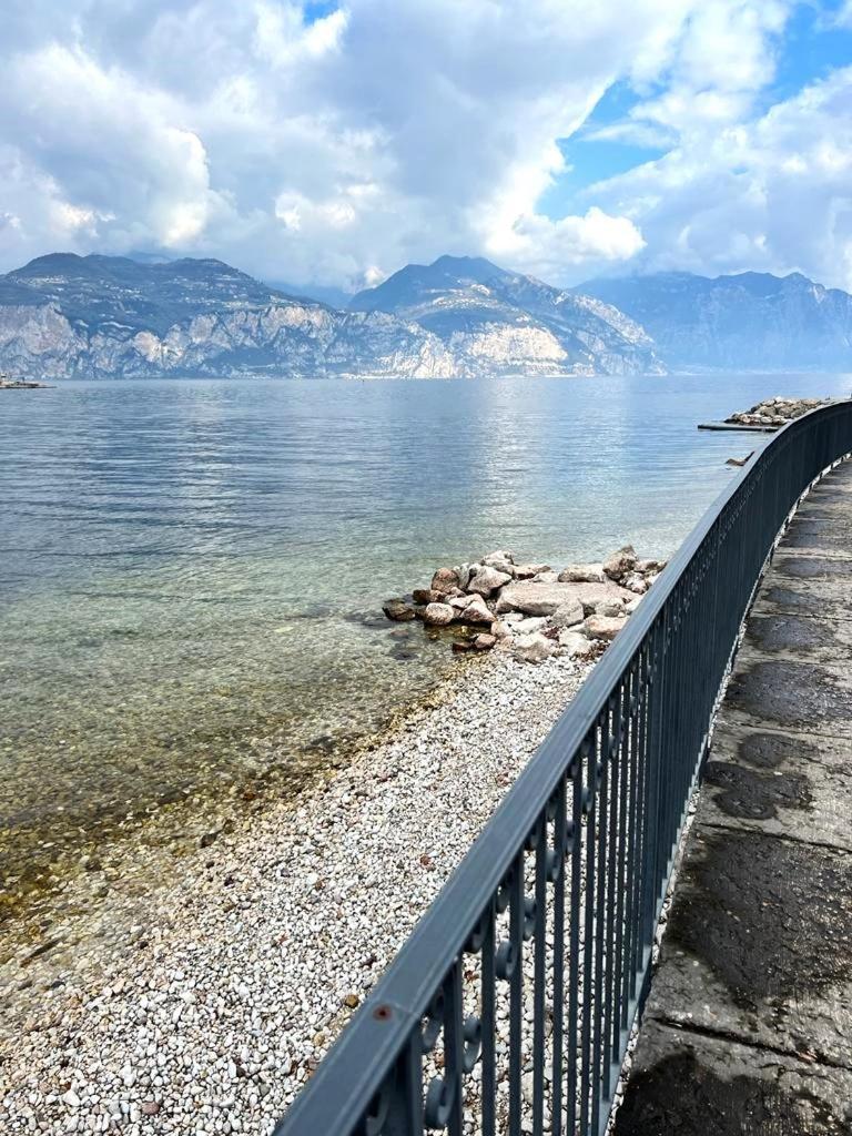 Absentia 1763 Garda Boutique Home - Lake Front Brenzone sul Garda Buitenkant foto