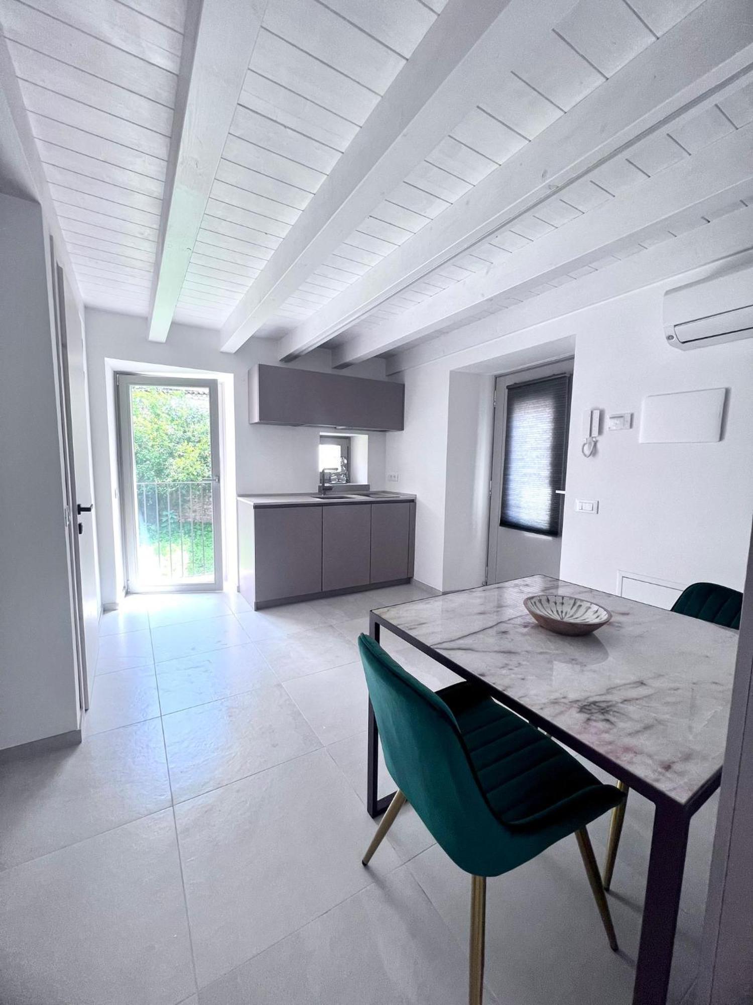 Absentia 1763 Garda Boutique Home - Lake Front Brenzone sul Garda Kamer foto
